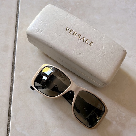Versace sunglasses - Picture 1 of 6